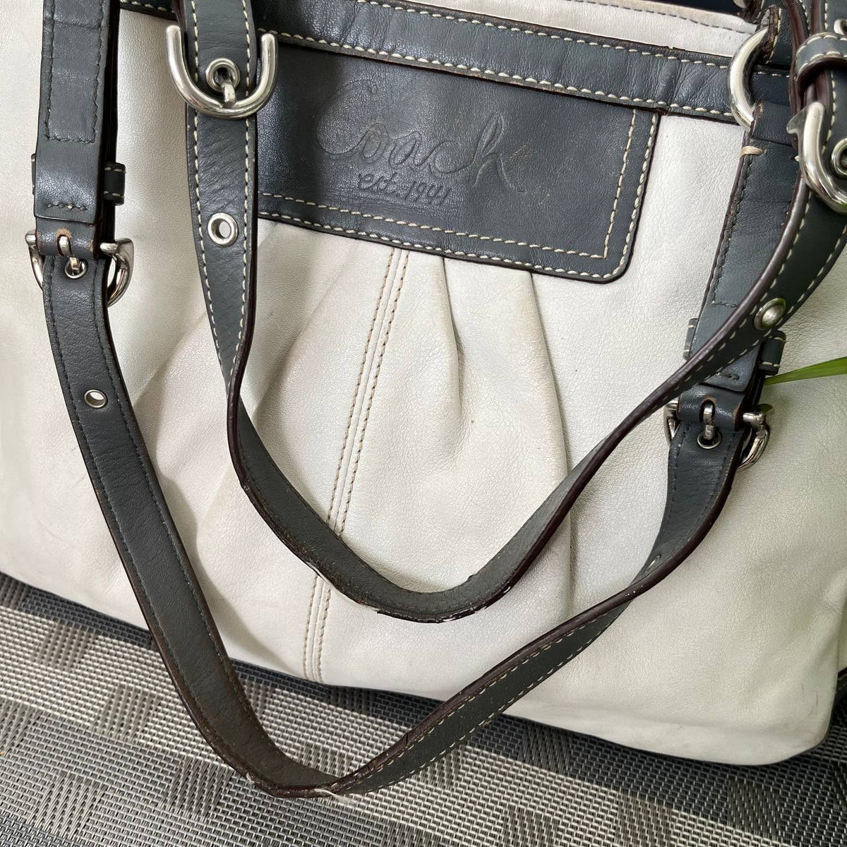 COACH LEATHER PLEATED GALLARY TOTE (Style #13759)