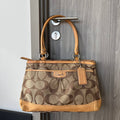 COACH SIGNATURE TOTE (Style #19725)