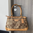 COACH SIGNATURE TOTE (Style #19725)