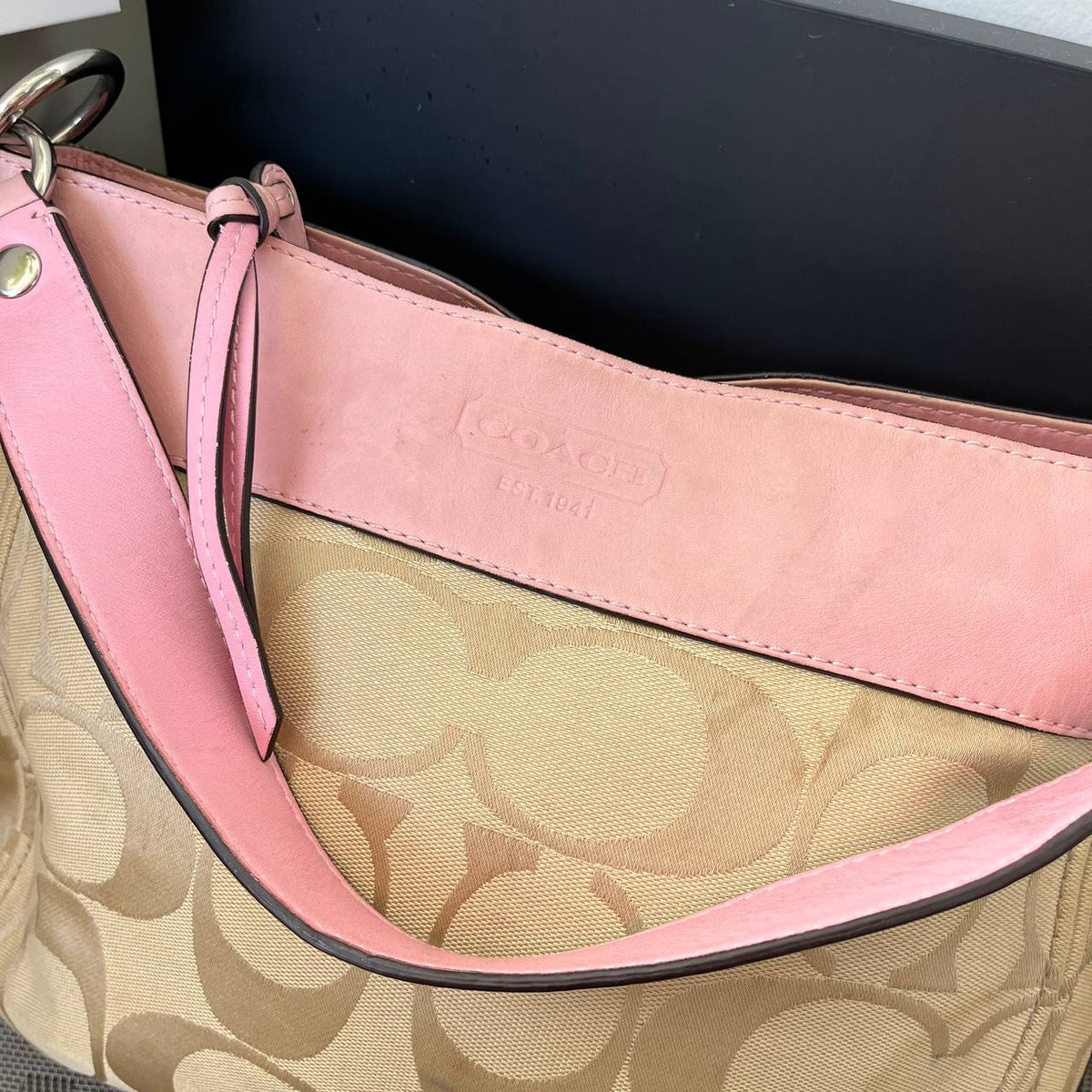 COACH SIGNATURE ZOE HOBO BAG (Style #14708)