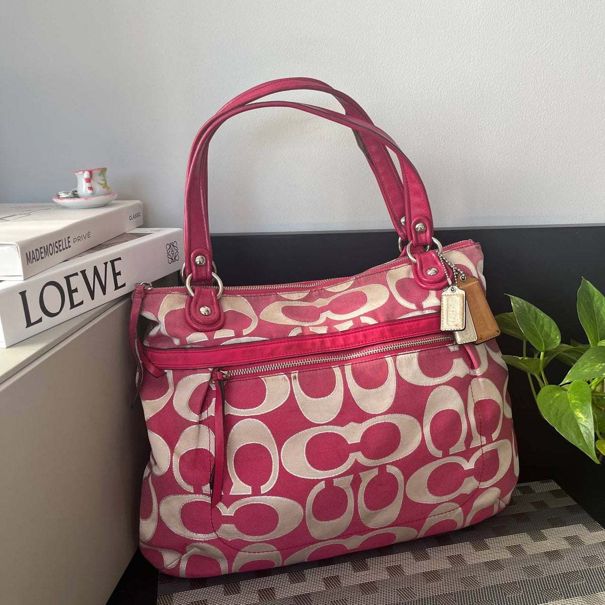 COACH POPPY METALLIC SIGNATURE SATEEN GLAM TOTE(Style #18979)