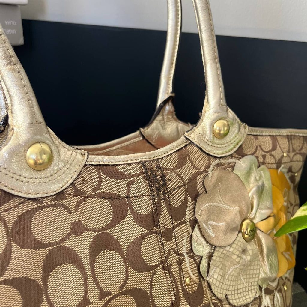 COACH SIGNATURE FLORAL BLEECKER TOTE (Style #16276)