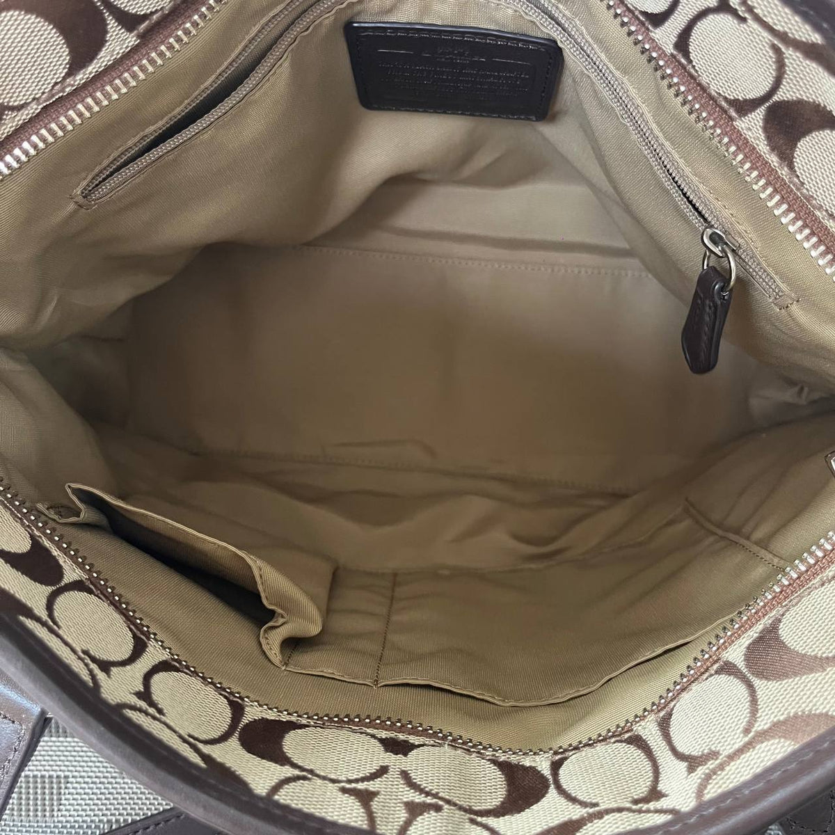 COACH CARDINAL ZIP TOTE (Style #36375)