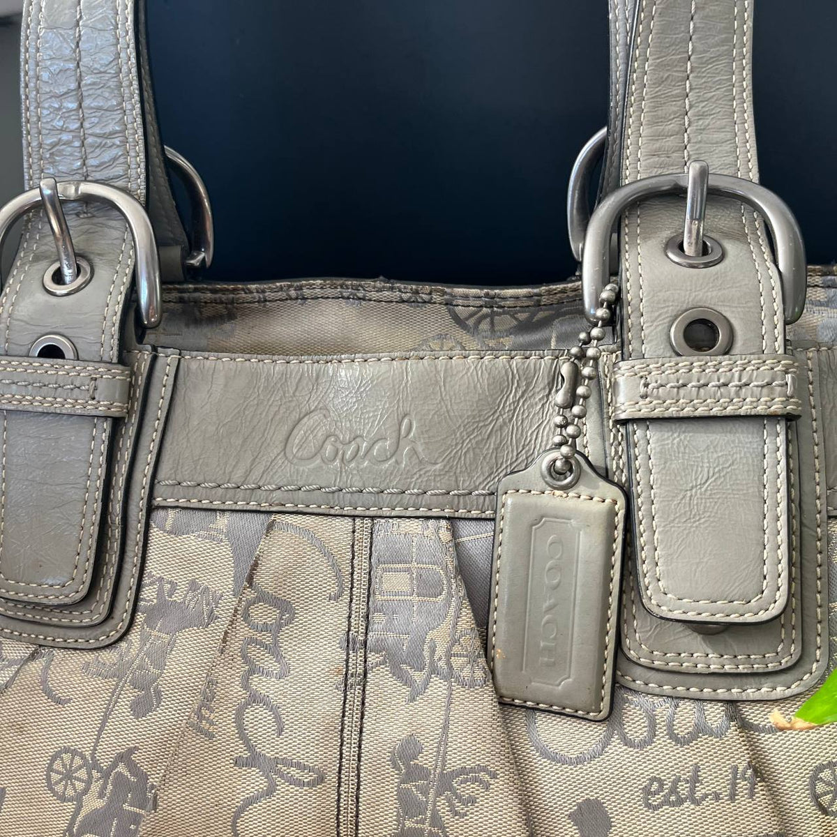 COACH CLASSIC SOHO SIGNATURE HORSE & CARRIAGE TOTE   (Style #15212)