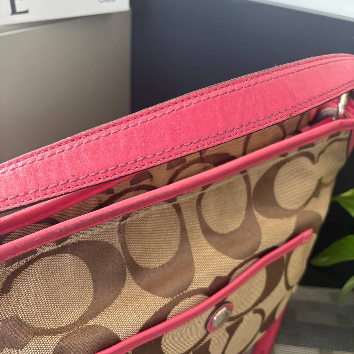 COACH HAMPTON WEEKEND SIGNATURE COLORBLOCK SHOULDER BAG  (Style #19358)
