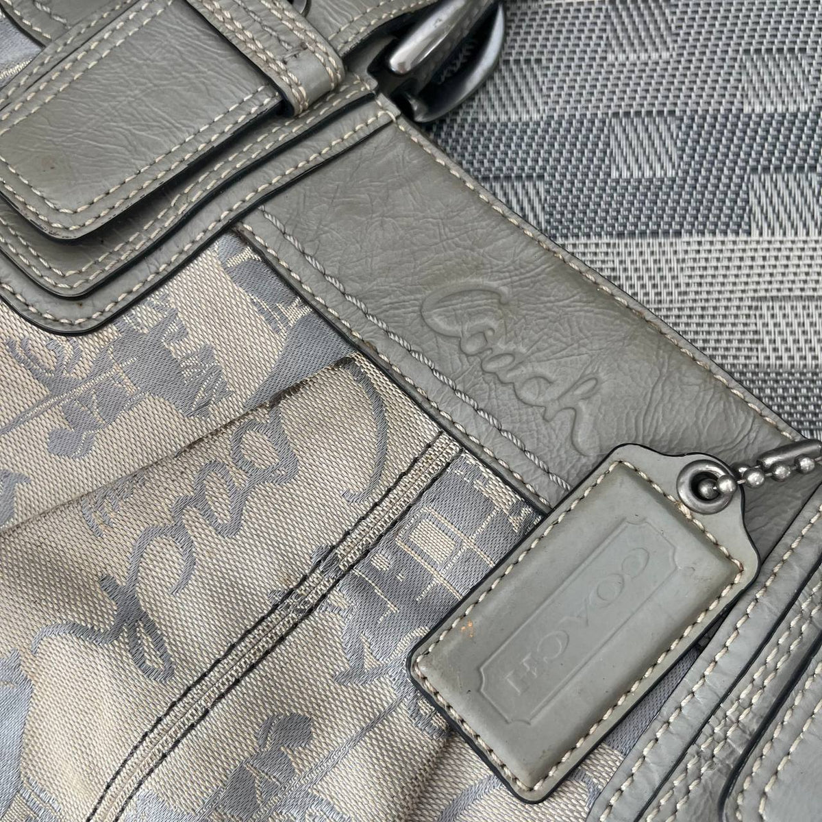 COACH CLASSIC SOHO SIGNATURE HORSE & CARRIAGE TOTE   (Style #15212)