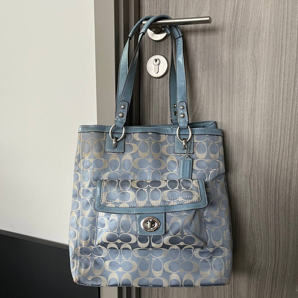 COACH PENELOPE SIGNATURE NORTH/SOUTH TOTE (Style #19262)