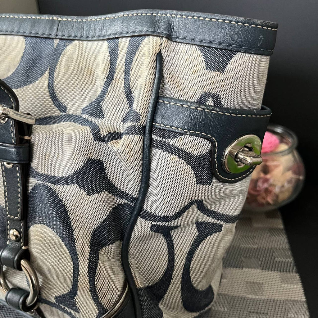 COACH SIGNATURE GALLARY EAST/WEST TOTE  (Style #17087)