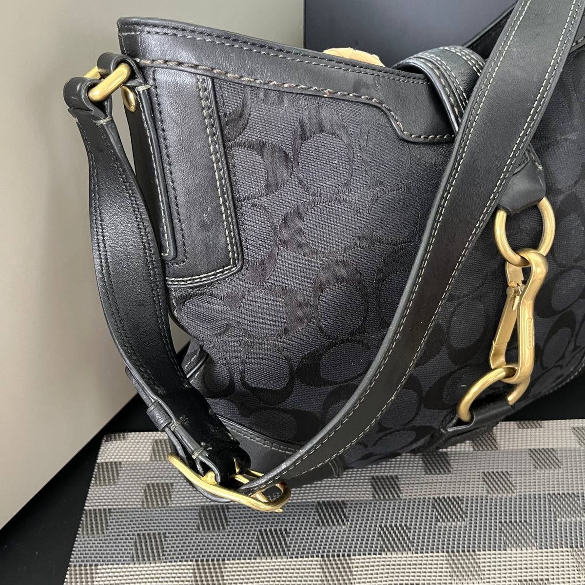 COACH BLACK HAMPTON SHOULDER BAG (Style #11058)
