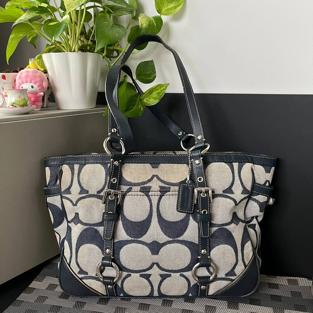 COACH SIGNATURE GALLARY EAST/WEST TOTE  (Style #17087)