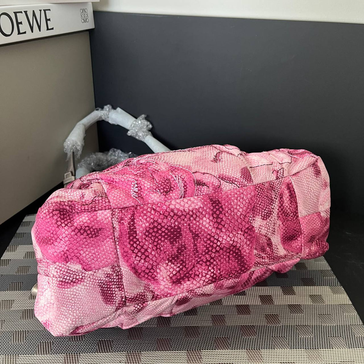 COACH MADISON MAGGIE PINK FLORAL HOBO SHOULDER BAG  (Style #19642)