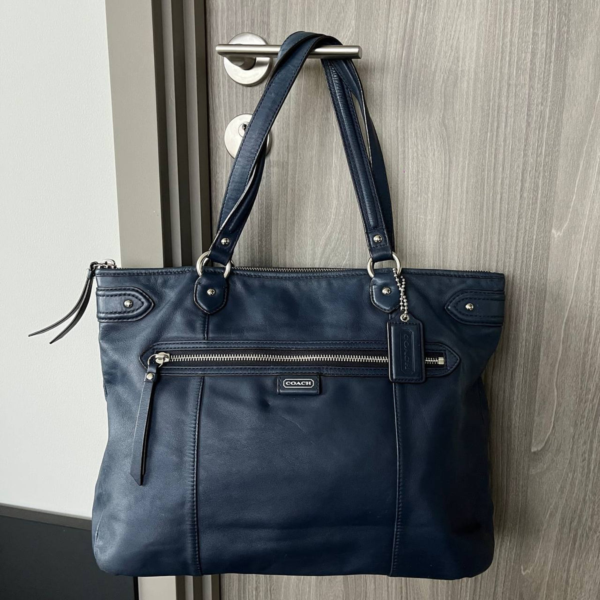 COACH DAISY EMMA LEATHER TOTE IN NAVY BLUE (Style #23973)