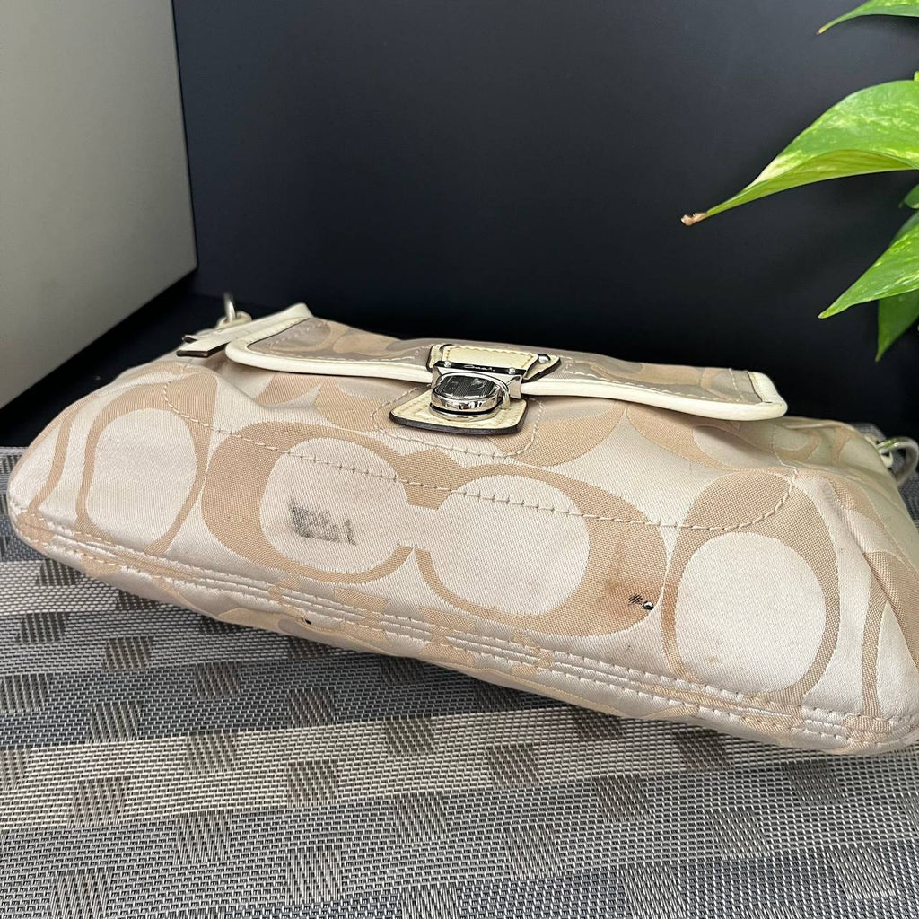 COACH POPPY SIGNATURE GROOVY BAG (Style #18983)