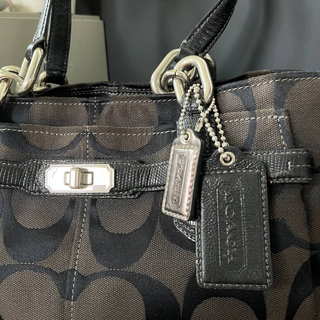 COACH SIGNATURE CHEALSEA TOTE IN BLACK (Style #17806)