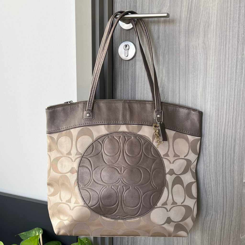 COACH LAURA SIGNATURE SATCHEL TOTE  (Style #18335)