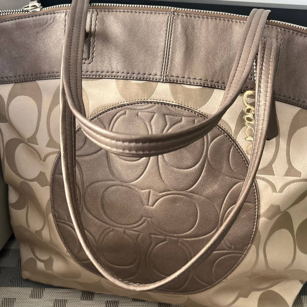 COACH LAURA SIGNATURE SATCHEL TOTE  (Style #18335)