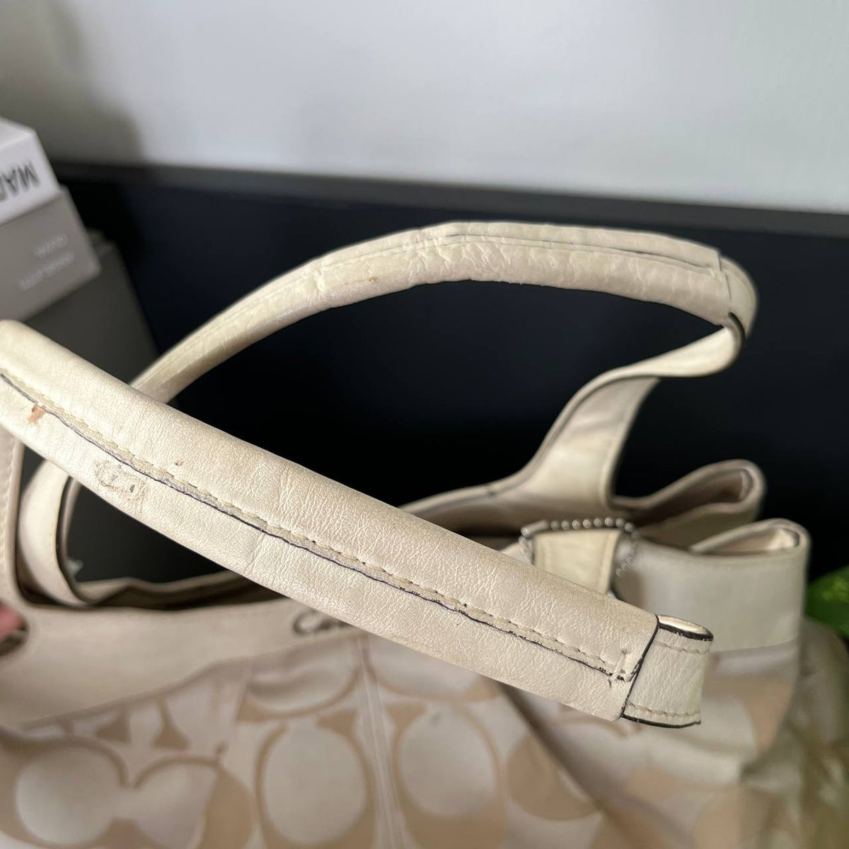 COACH SIGNATURE LEXI SATCHEL BAG  (Style #18828)