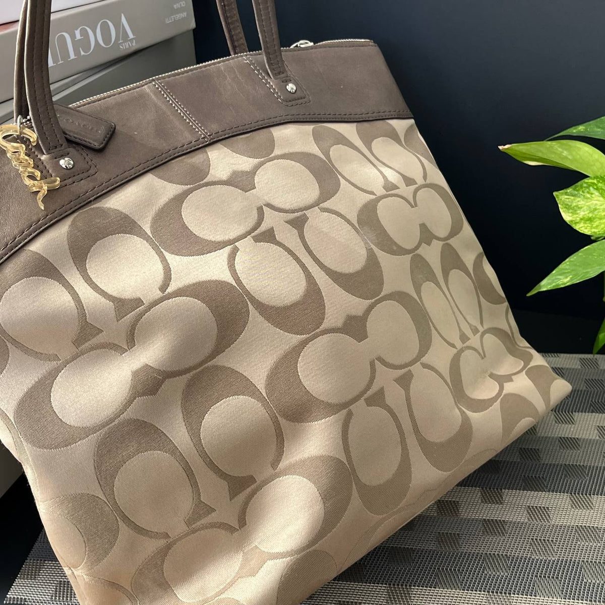 COACH LAURA SIGNATURE SATCHEL TOTE  (Style #18335)