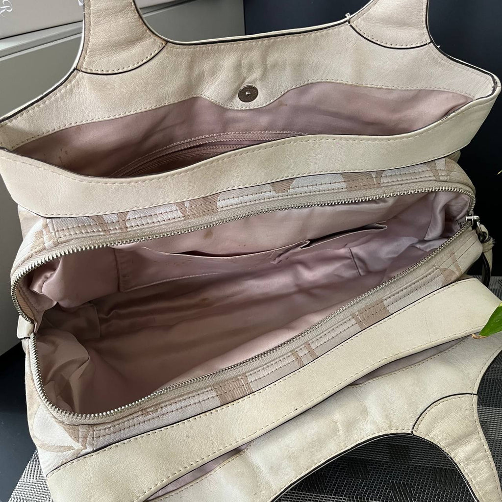 COACH SIGNATURE LEXI SATCHEL BAG  (Style #18828)