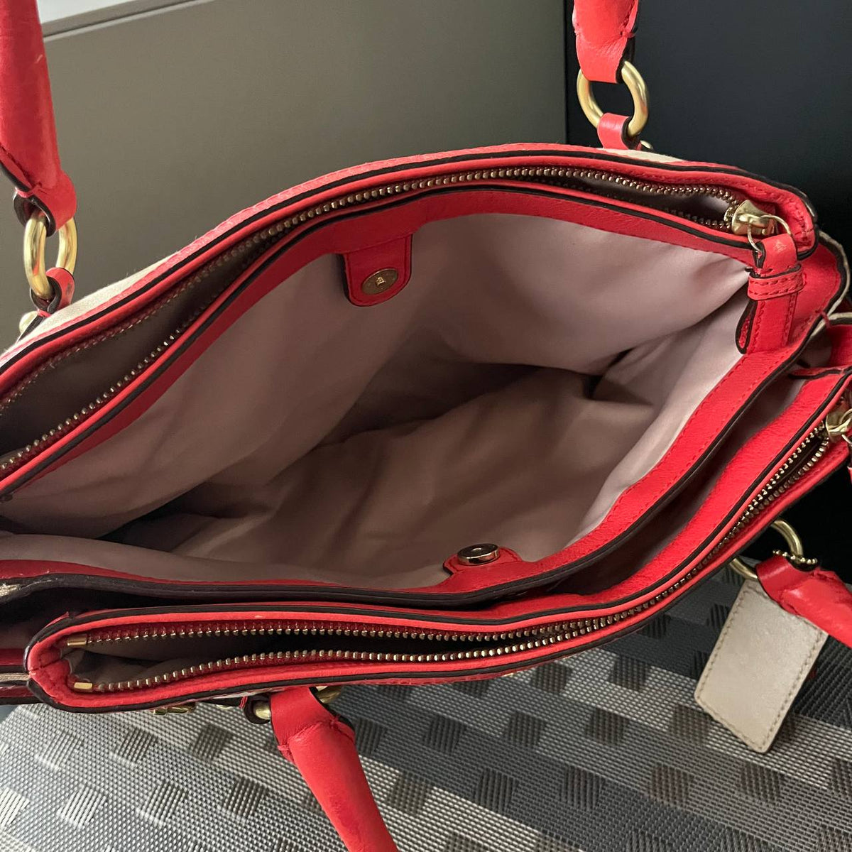 COACH MADISON OPT ART KARA CARRYALL (Style #22344)