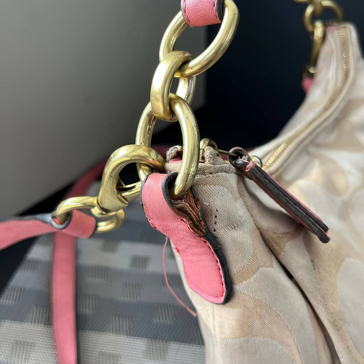 COACH KRISTIN SIGNATURE EAST/WEST CONVERTIBLE BAG (Style #22302)