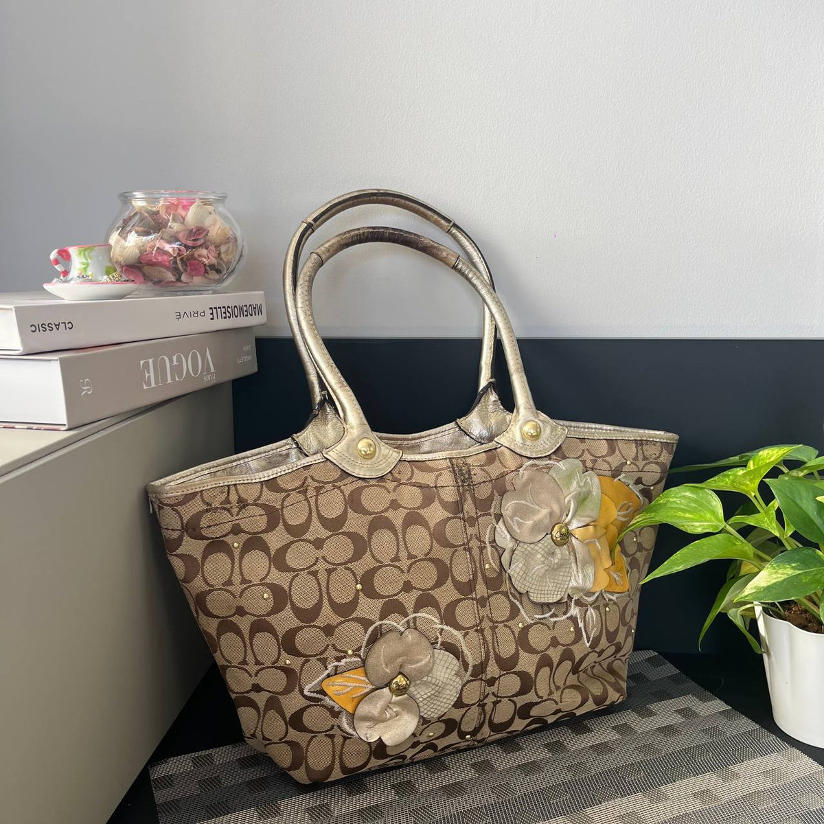 COACH SIGNATURE FLORAL BLEECKER TOTE (Style #16276)